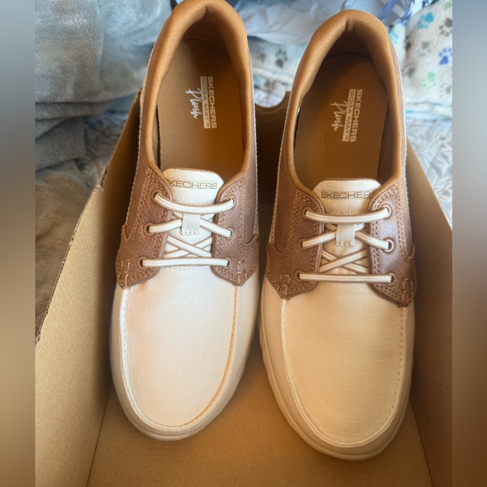 Sketchers woman’s white and tan size 9.5. NWT